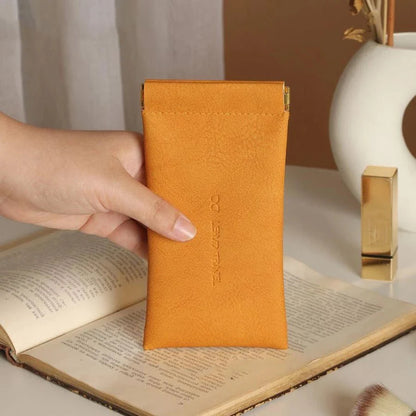 Brandary™ - Slim leather organizer with snap closure