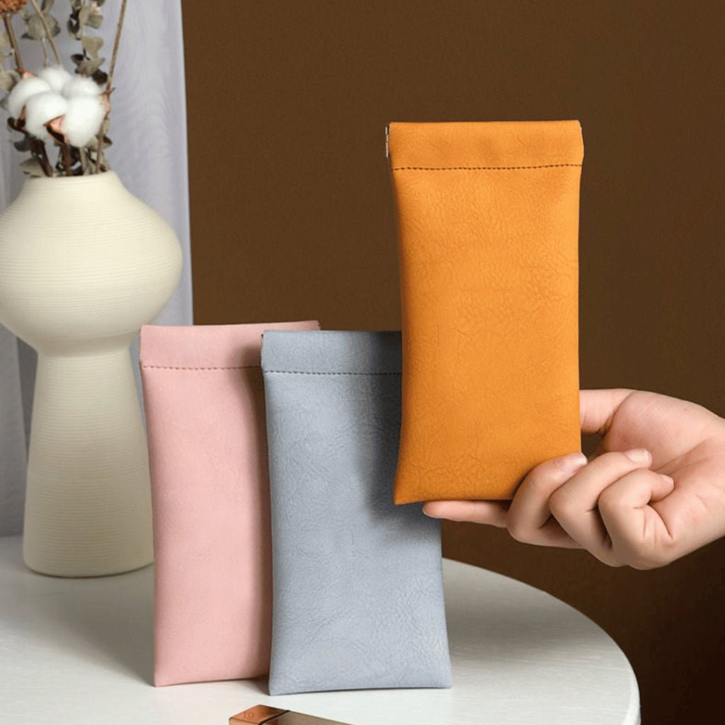 Brandary™ - Slim leather organizer with snap closure